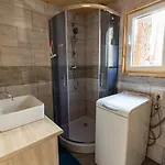 Oleandria Z Kominkiem * 비스쿠피크